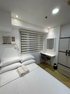 M&M Suites Ridgewood Towers T3 BGC McKinley - Manila - 1