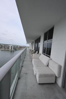 Hyde Beach House 3BR2BA - Hollywood - 2