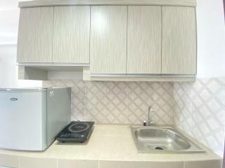 Spacious Studio Room at Mekarwangi Square Cibaduyut Apartment By Travelio - 4