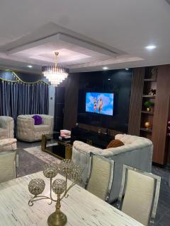 Luxury 2 Bedroom Apartment - 7