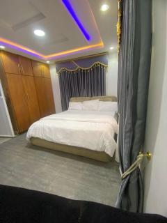 Luxury 2 Bedroom Apartment - 6