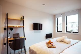 Luxury City Pad WiFi Rooftop Garden Family Workers - Birmingham - 2