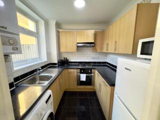 3 Bedrooms Spacious House, Separate Reception, 2 Full Bathrooms, Parking, Garden - Londra - 5