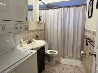 NY - NJ Tennis Suites - Sleeps 40 - 15 Mins to NYC - 9