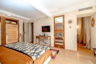 House Portail l Vintage, Central l Shellter Rentals - Saint-Tropez - 1