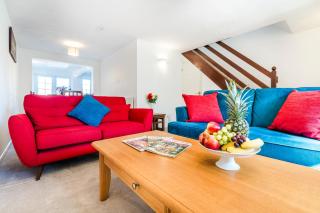 Elstree Hse Contractors Relocator family Free Parking Industrial Area - Hemel Hempstead - 9