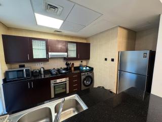 Holiday Homes by DO - Dubai Marina - 4