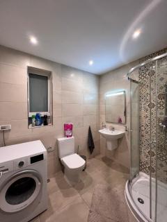 Spacious room with a shared bathroom - St Julian's - 6