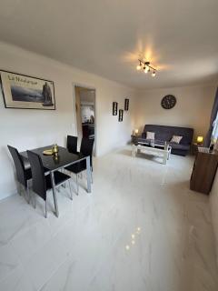 Studio Celli l Near Port & AC l Shellter Rentals - 3