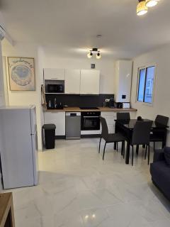 L'Alphonse l Near the Port l Shellter Rentals - Saint-Tropez - 6