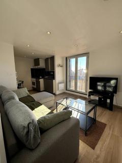 F2 4 pers - Centre Montpellier - Vue Toits & Montagnes - 9