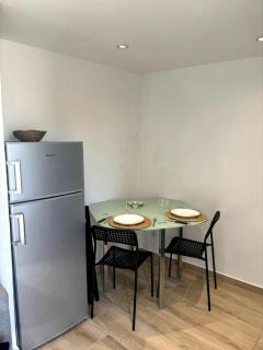 F2 4 pers - Centre Montpellier - Vue Toits & Montagnes - 3