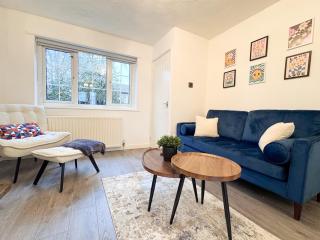 Cozy 2 Bed - Free Parking, Great Location by Vista Stays Short Lets Manchester - Manchester - 8