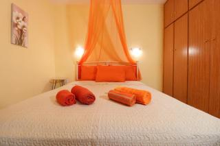 Welcome to Vicky's house - Nisakion - 4