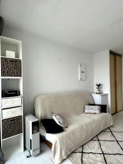 Joli studio avec piscine. - 2