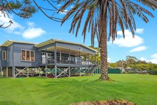Pumicestone Paradise, Waterfront, sleeps 10, Meldale - Toorbul - 9
