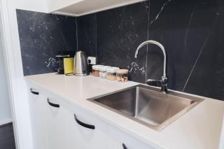 Pumicestone Paradise, Waterfront, sleeps 10, Meldale - Toorbul - 4