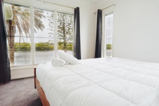 Pumicestone Paradise, Waterfront, sleeps 10, Meldale - 4