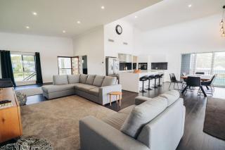 Pumicestone Paradise, Waterfront, sleeps 10, Meldale - 7