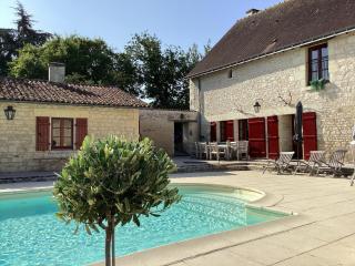 Unique outbuildings of a medieval Loire castle - Marçay - 9