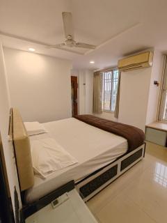 Spacious Garden Facing 2 BHK in Sanpada 5 mins from DY Patil Stadium - Navi Mumbai - 5