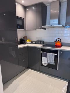 Spare Room in All-Female 2-Bedroom Flat-Female Only! - London - 4
