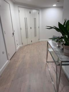 Canary Wharf-WOMEN Only-Private Double Room & Pool Gym - 2