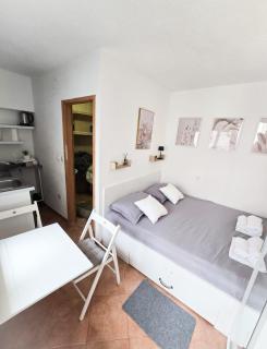 Private bedroom with bathroom - Baška Voda - 8
