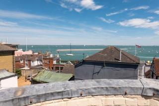 Tudor House Apartment - Cowes - 3