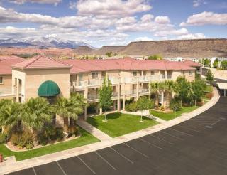 Resort 2BD condo with great amenities like mini golf, playground, pools - Saint George - 0