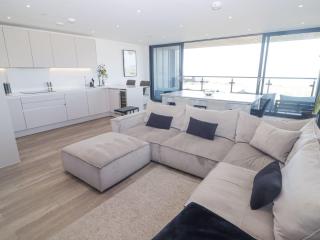 Seafront apartment with spectacular views - Porthcawl - 3