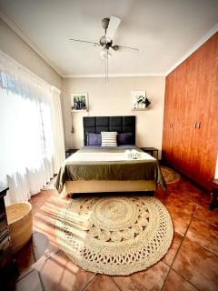 Spacious 2-bed, 2-bath villa with garden and parking - Mataffin - 1