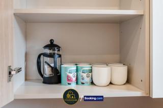 4-Bedroom House by Townhouse Stays, Short Lets & Serviced Accommodation in Colchester with Garden, Free Parking & WiFi - 3