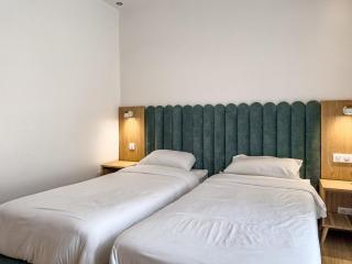 Luxurious Loft, Pool view - 5