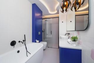 Spacious Apartment for 4 People by Renters Prestige - Kattowitz - 6