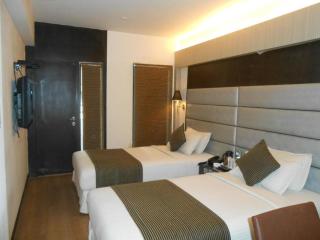 Hotel SAROS SUITES Near Delhi AIRPORT By GROSS GROUP - New Delhi - 3