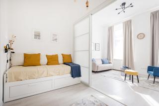 Bright and Cozy Urban Getaway - Budapest - 8
