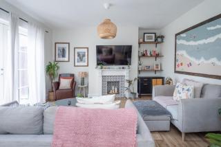 Modern 3B Home with Garden in Eltham, London - 1