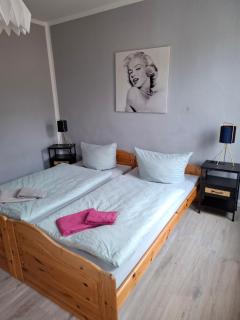 Haltestelle - Ferienwohnung - Röbel - 3