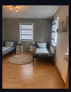 Monteurwohnung ,Balkon, Parken frei, nur 12 Min nach Bayreuth, Gepflegt - - 6