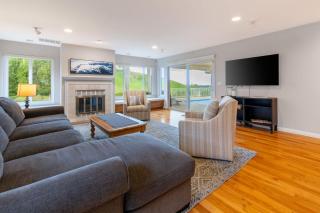 Luxury 5BR Retreat with Pool Fire Pit & Valley Views - San Jose - 7