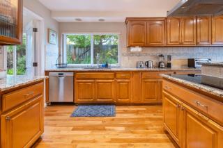 Luxury 5BR Retreat with Pool Fire Pit & Valley Views - San Jose - 1
