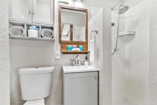 St Pete Beach Getaway! Walk to Beach & Pets Stay Free! - Suite 3 - 2
