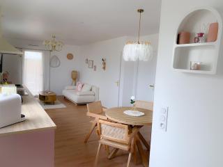 Le Cocon Rose Jacuzzi privé rêve et Douceur - 6