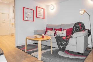 Modern, temporary, and practical apartment in Chamberí VAR12 - 0