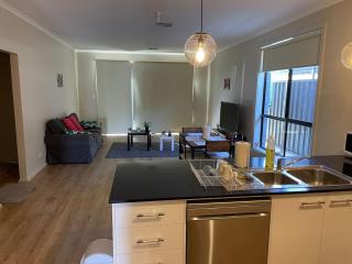 Modern Brand New 4BR Family Home Walkable to Shops - Smithfield - 3