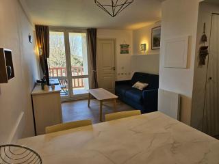 Appartement en résidence avec piscine - 2
