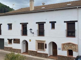 Casa Rural TorreMontero Apartamentos - Hornos el Viejo - 0