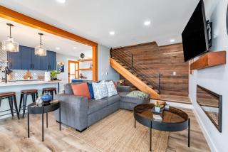 Spacious 3BR Home Sleeps 8 Private Backyard - 5