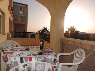 Apartamento con Piscina - 1